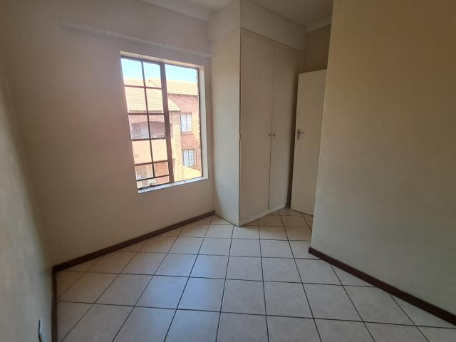 2 Bedroom Apartment / Flat To Rent in Mooikloof Ridge