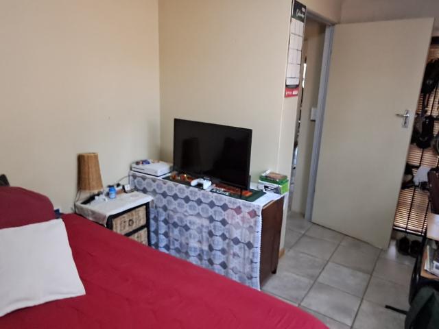 2 Bedroom Apartment / Flat To Rent in Mooiplaats AH