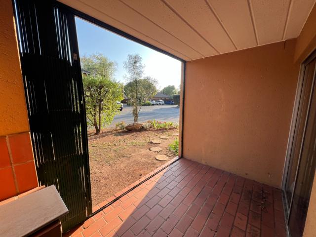 2 Bedroom Apartment / Flat To Rent in Moreleta Park