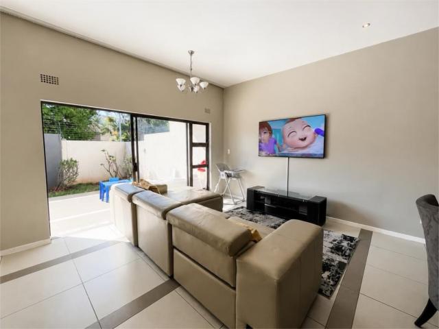 2 Bedroom Apartment / Flat To Rent in Morning Hill