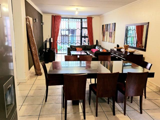 2 Bedroom Apartment / Flat To Rent in Morningside