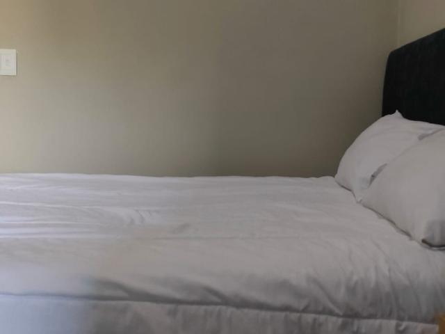 2 Bedroom Apartment / Flat To Rent in Morningside Manor