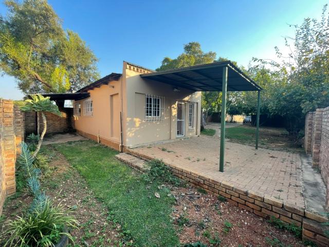 2 Bedroom Apartment / Flat To Rent in Mnandi