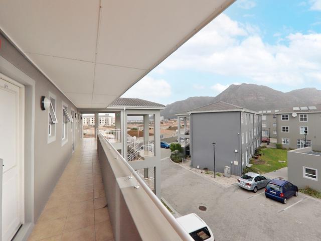 2 Bedroom Apartment / Flat To Rent in Muizenberg