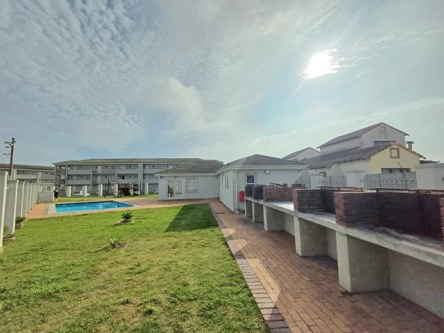 2 Bedroom Apartment / Flat To Rent in Muizenberg