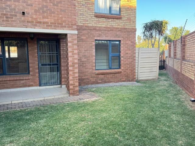 2 Bedroom Apartment / Flat To Rent in Olympus AH