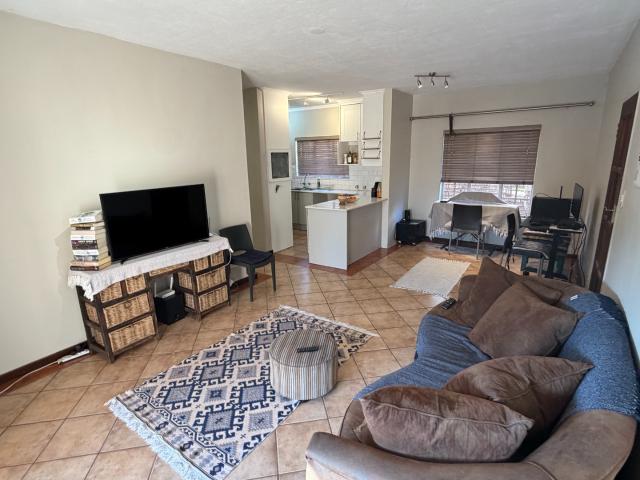 2 Bedroom Apartment / Flat To Rent in Olympus AH
