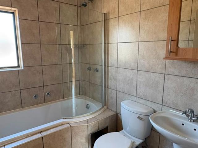 2 Bedroom Apartment / Flat To Rent in Olympus AH