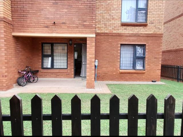 2 Bedroom Apartment / Flat To Rent in Olympus AH