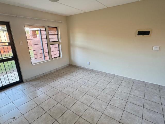 2 Bedroom Apartment / Flat To Rent in Olympus AH