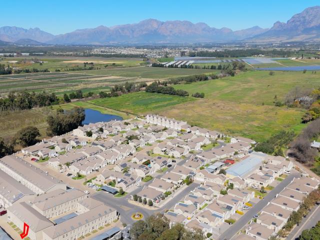2 Bedroom Apartment / Flat To Rent in Paarl South