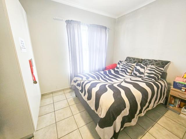 2 Bedroom Apartment / Flat To Rent in Parklands North