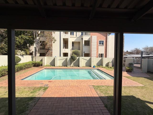 2 Bedroom Apartment / Flat To Rent in Parktown North
