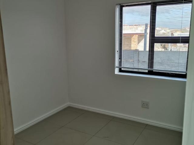 2 Bedroom Apartment / Flat To Rent in Pelican Heights