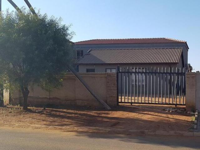 2 Bedroom Apartment / Flat to Rent in Protea Glen