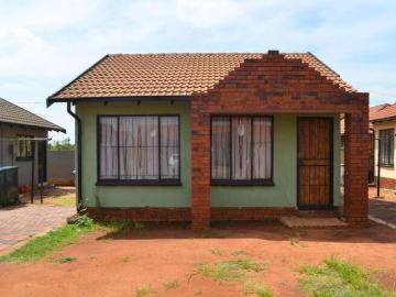 2 Bedroom Apartment / Flat to Rent in Protea Glen