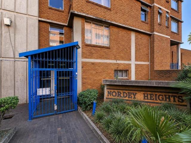 2 Bedroom Apartment / Flat to Rent in Pretoria Central
