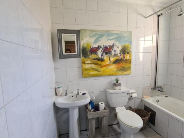 2 Bedroom Apartment / Flat To Rent in Raceview