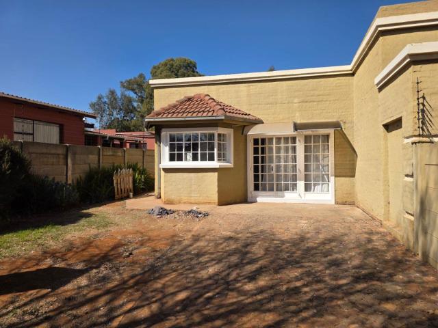 2 Bedroom Apartment / Flat to Rent in Rensburg