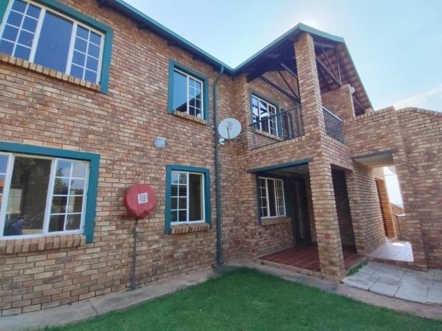 2 Bedroom Apartment / Flat to Rent in Rietvalleirand