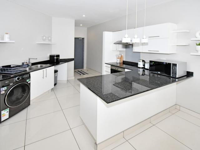 2 Bedroom Apartment / Flat To Rent in Rivonia