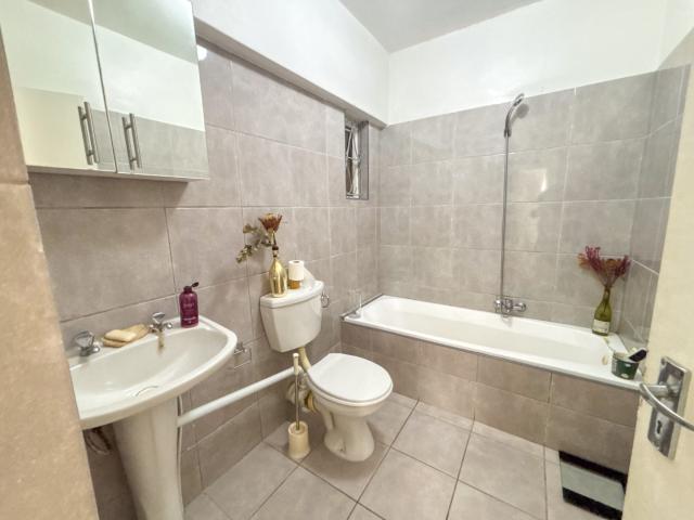 2 Bedroom Apartment / Flat To Rent in Rome