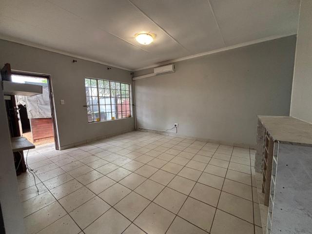 2 Bedroom Apartment / Flat To Rent in Rustenburg North