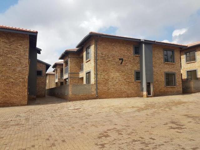 2 Bedroom Apartment / Flat to Rent in Rynfield Ah