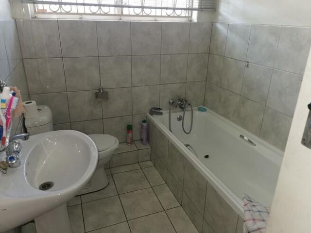 2 Bedroom Apartment / Flat To Rent in Scottsville
