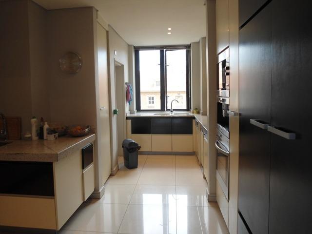 2 Bedroom Apartment / Flat To Rent in Sandton Central