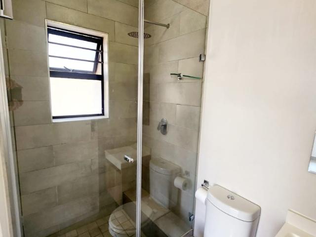 2 Bedroom Apartment / Flat To Rent in Shere