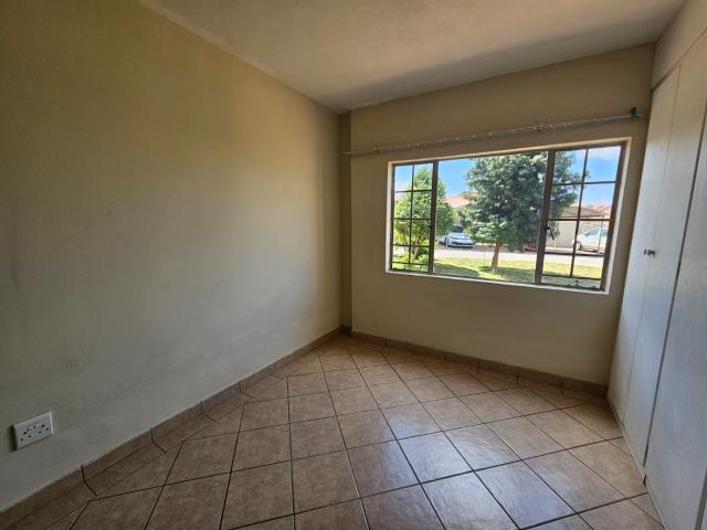 2 Bedroom Apartment / Flat To Rent in Silver Lakes