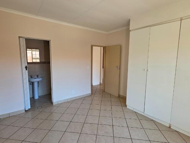 2 Bedroom Apartment / Flat To Rent in Silver Lakes