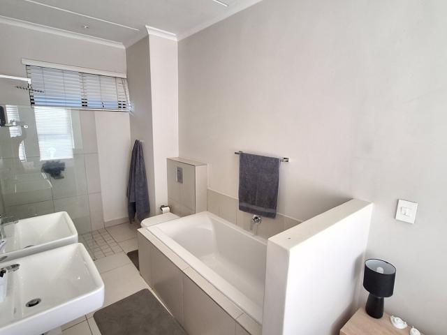 2 Bedroom Apartment / Flat To Rent in Sitari Country Estate