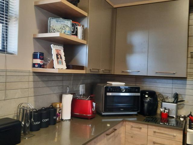 2 Bedroom Apartment / Flat To Rent in Six Fountains Residential Estate