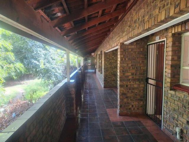 2 Bedroom Apartment / Flat to Rent in Sonheuwel