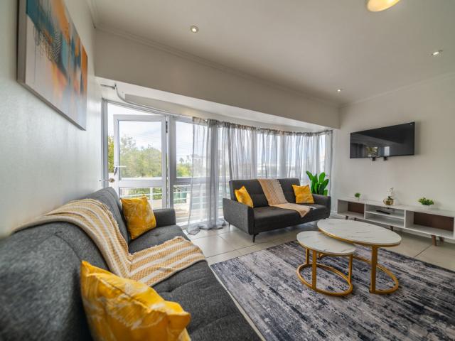 2 Bedroom Apartment / Flat To Rent in Strand North