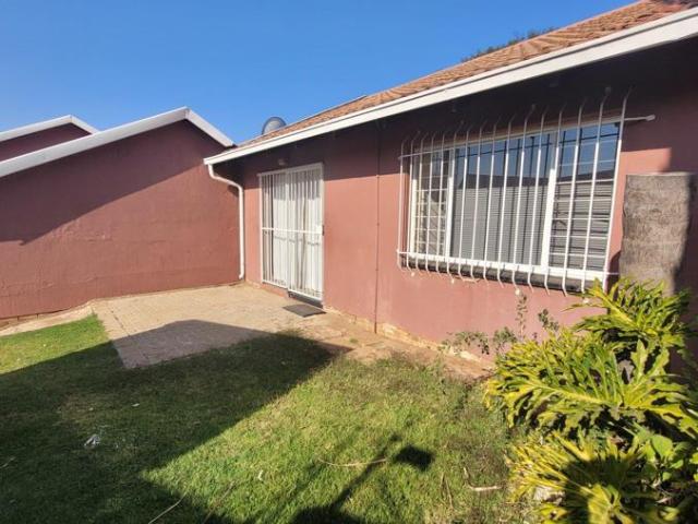 2 Bedroom Apartment / Flat to Rent in Sundowner