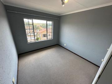 Apartment to rent in Mogale City Local Municipality - Grill