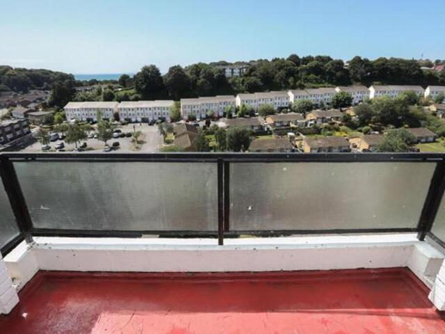 2 Bedroom Apartment Folkestone Kent 101676468