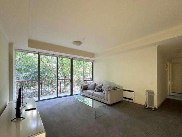 2 Bedroom Apartment for Lease !