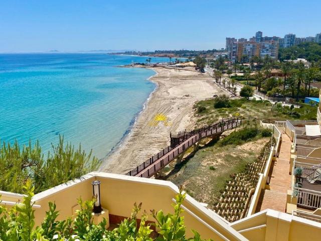 2 bedroom apartment for rent on the beachfront in Dehesa de Campoamor