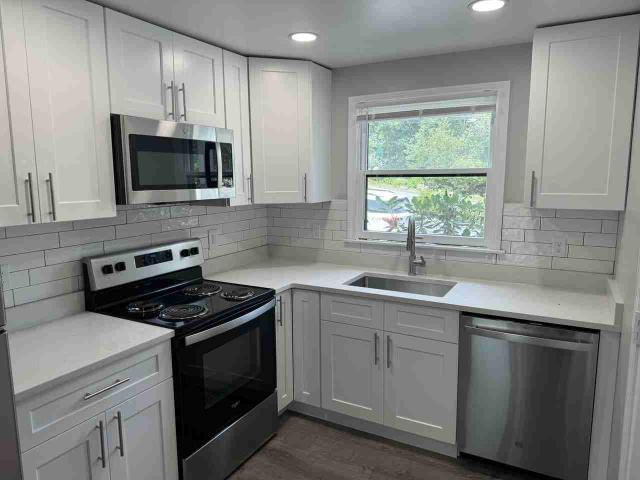 2 Bedroom Apartment for Rent at Cumberland St #3, Worcester, MA 01606 Greendale