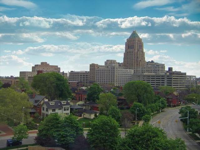 2 Bedroom Apartment for Rent at Pallister St #0410, Detroit, MI 48202 Central