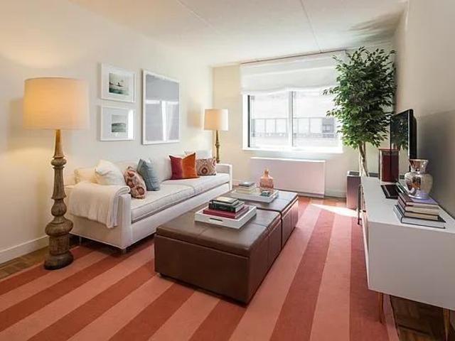 2 Bedroom Apartment for Rent at W 45th St #10M, New York, NY 10036 Hell's Kitchen