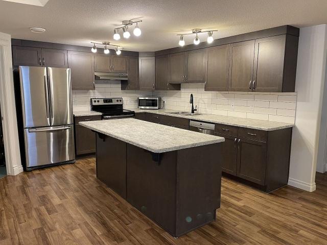 2 Bedroom Apartment for Rent at 16520 132 St Nw, Edmonton, AB T6V 0J5 Oxford