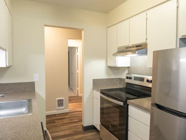 2 Bedroom Apartment for Rent at 1827 Ne Schuyler St, Portland, OR 97212 Irvington