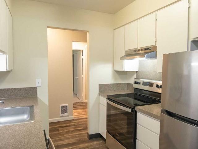 2 Bedroom Apartment for Rent at 1847 Ne Schuyler St, Portland, OR 97212 Irvington