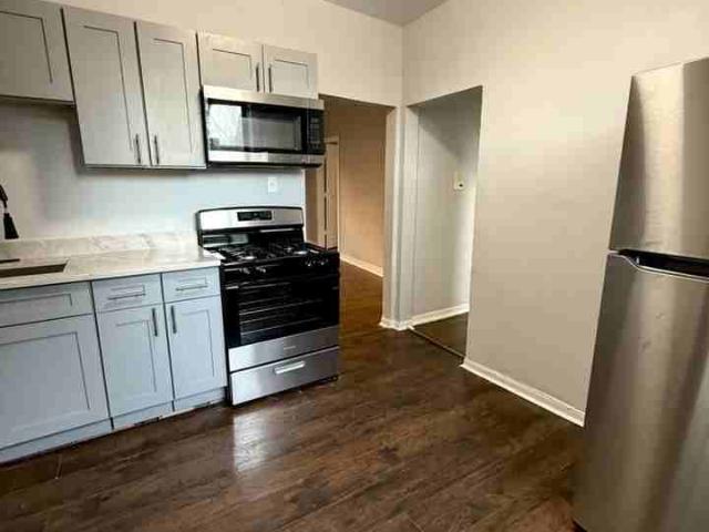 2 Bedroom Apartment for Rent at 1028 E Hyde Park Blvd #1N, Chicago, IL 60615 Kenwood