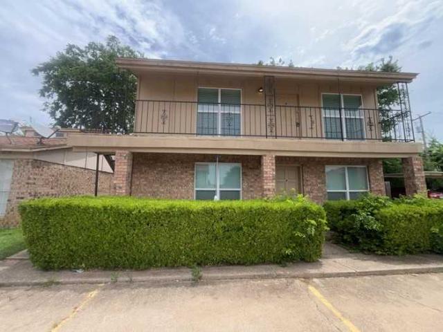 2 Bedroom Apartment for Rent at 1104 Southmoor Dr #B, Arlington, TX 76010